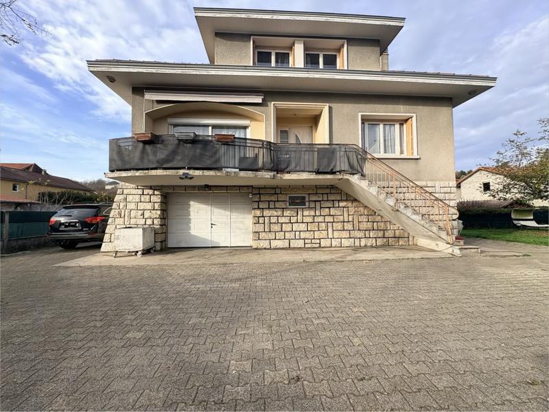 Maison - 163 m² - 7 pièces