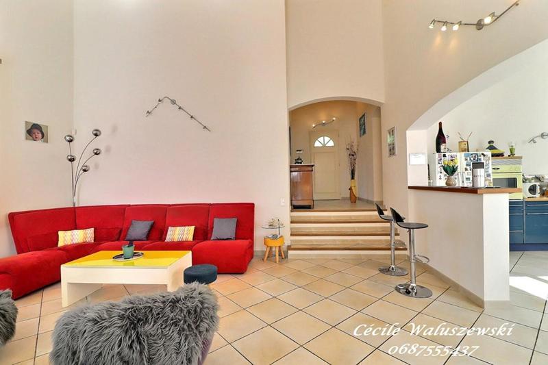 Maison - 137 m² - 5 pièces