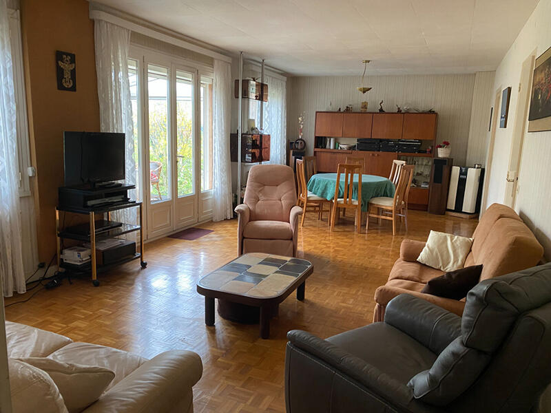 Maison - 137 m² - 7 pièces