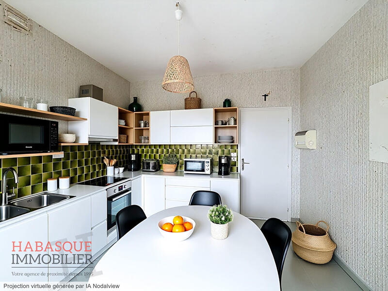 Maison - 180 m² - 8 pièces