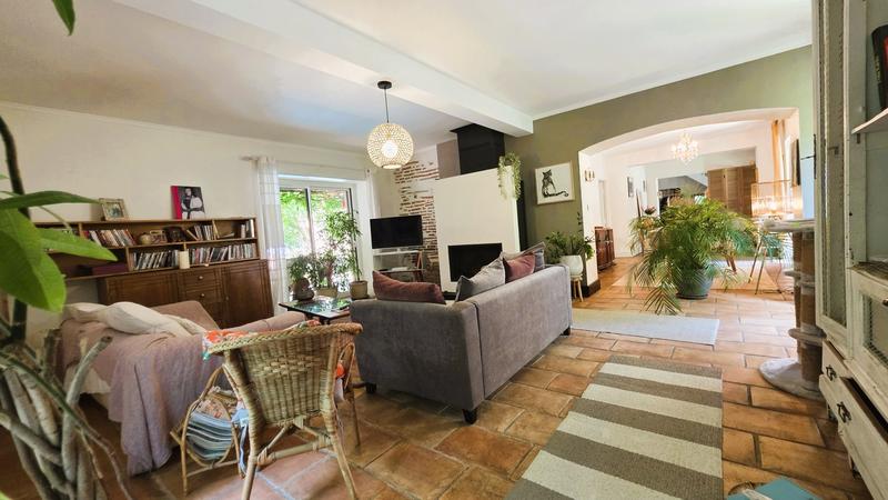 Maison - 315 m² - 10 pièces