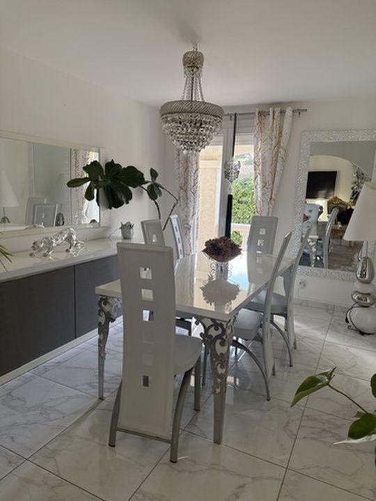 Maison - 180 m² - 5 pièces