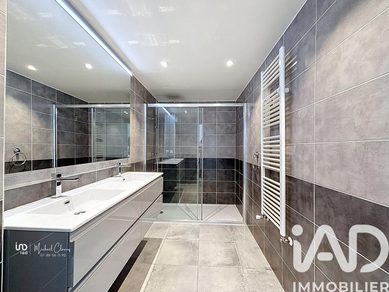 Appartement - 81 m² - 3 pièces