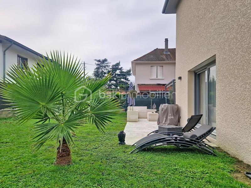 Maison - 102 m² - 4 pièces