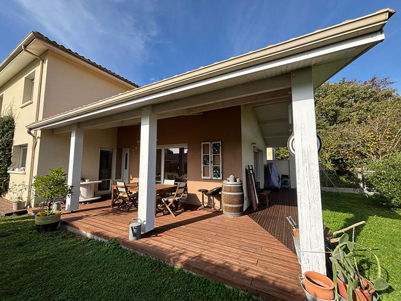 Maison - 183 m² - 10 pièces