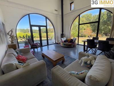 Villa - 280 m² - 9 pièces