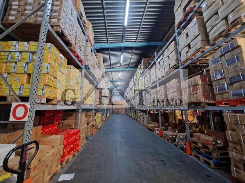 Entrepôt - 4 385 m²