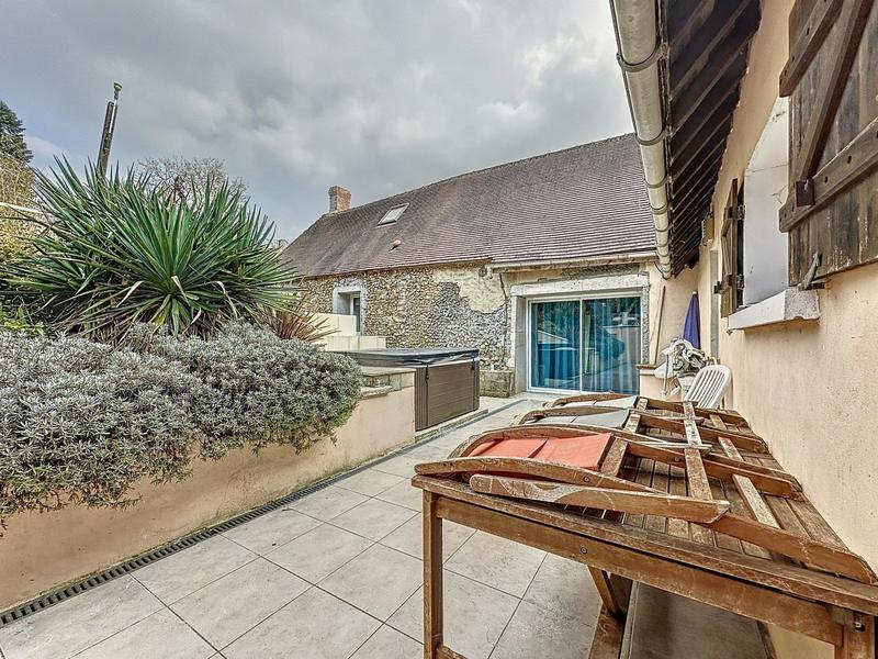 Maison - 240 m² - 9 pièces