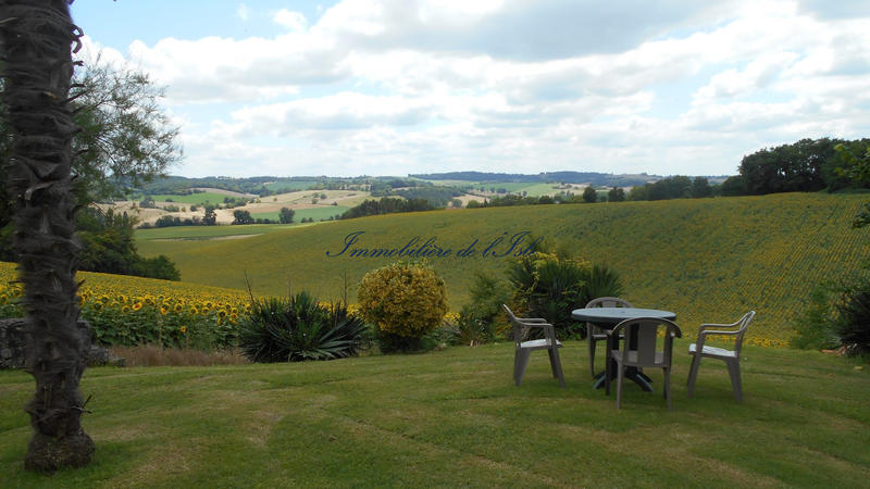 Maison - 330 m² - 16 pièces