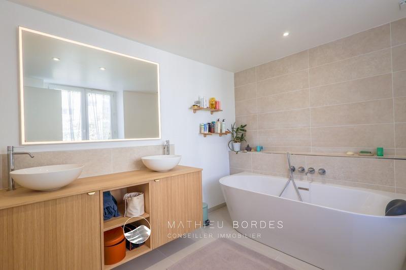 Loft - 132 m² - 5 pièces