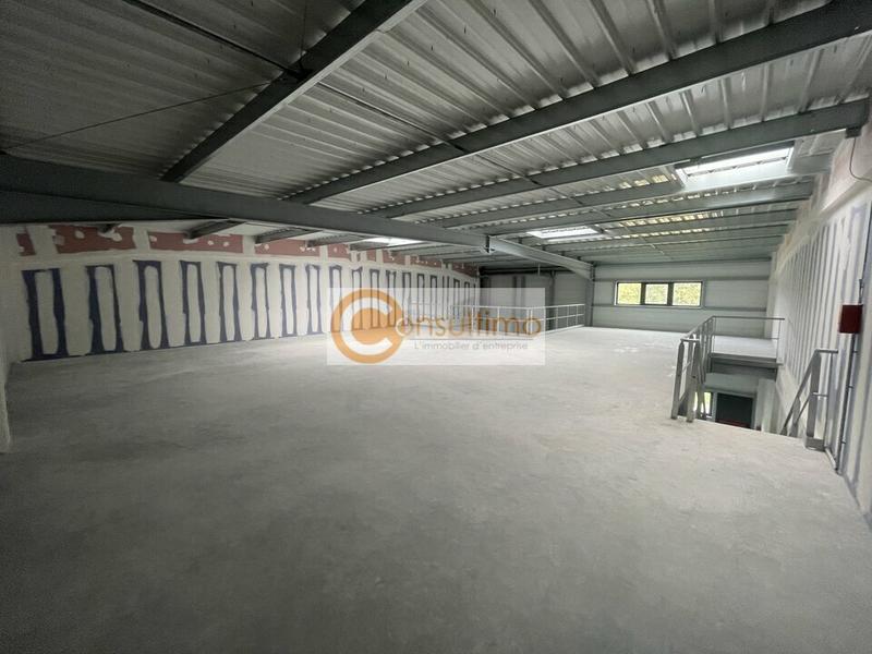 Local d'activité / Entrepôt - 367 m²