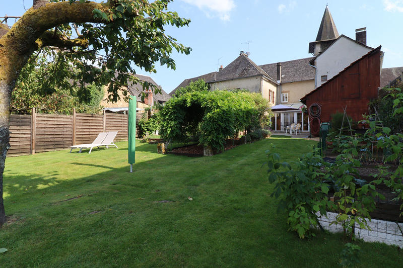 Maison - 226 m² - 9 pièces