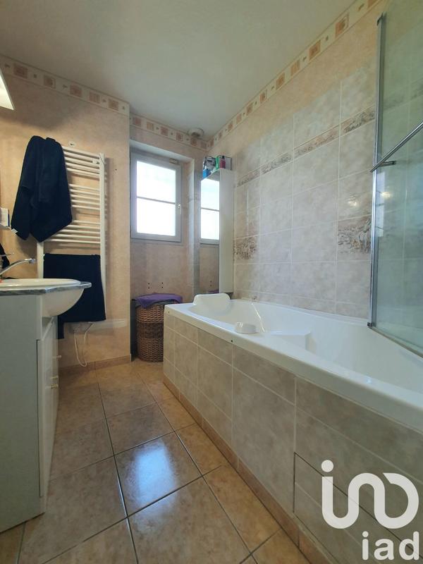 Maison - 218 m² - 8 pièces