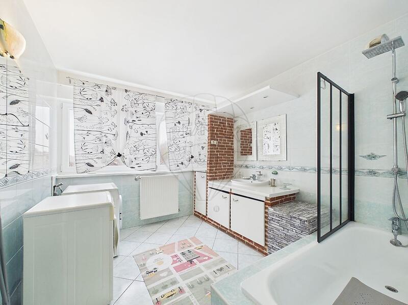 Appartement - 87 m² - 5 pièces