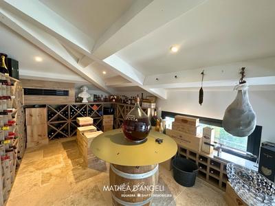 Appartement - 155 m² - 4 pièces