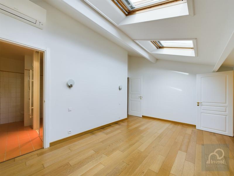 Duplex - 161 m² - 12 pièces