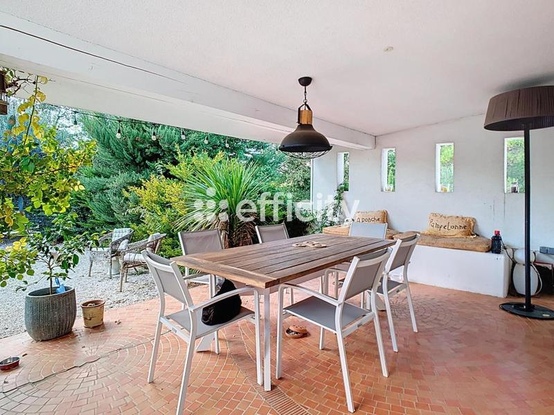 Maison - 267 m² - 8 pièces