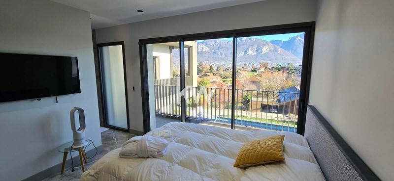 Demeure - 295 m² - 6 pièces