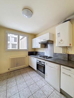 Appartement - 75 m² - 4 pièces