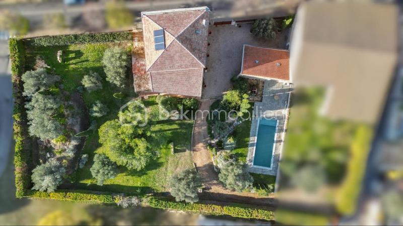 Maison de maîtres - 384 m² - 12 pièces