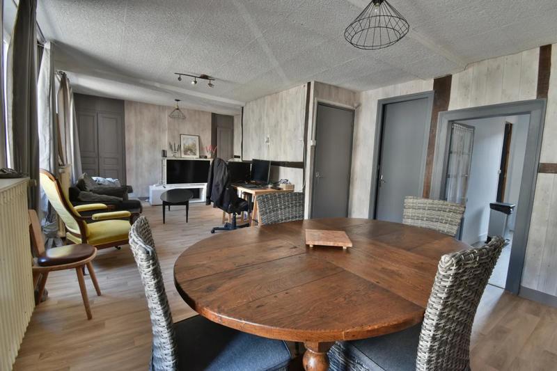 Maison - 189 m² - 9 pièces