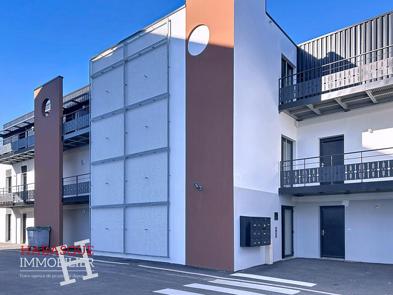 Appartement - 80 m² - 4 pièces