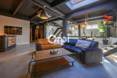 Loft - 285 m² - 4 pièces