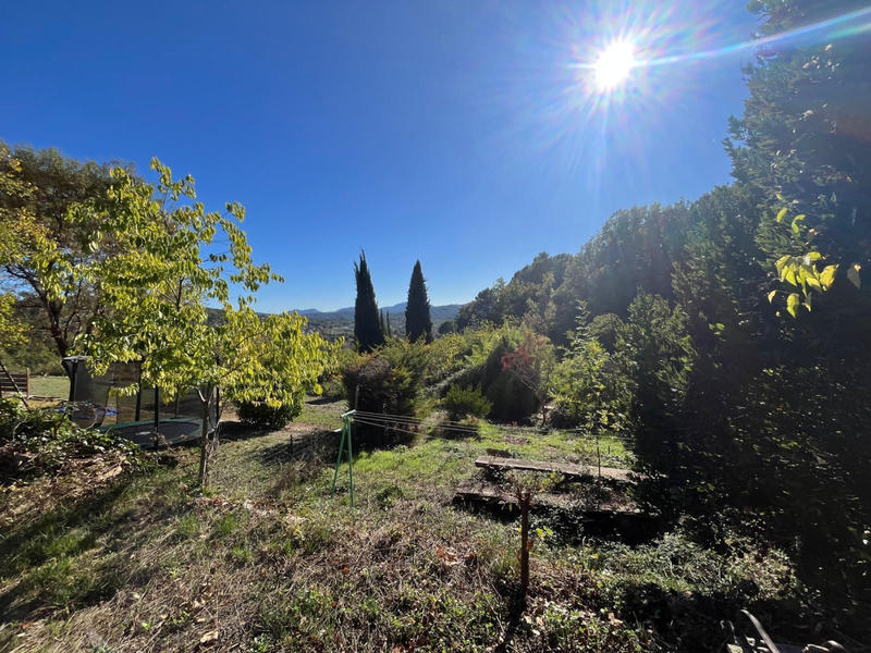 Maison - 240 m² - 9 pièces