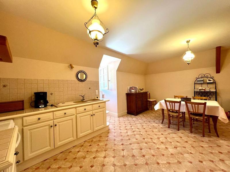 Maison traditionnelle - 308 m² - 10 pièces