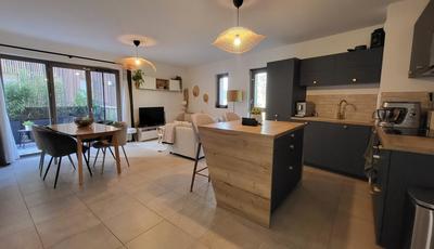 Appartement - 80 m² - 4 pièces