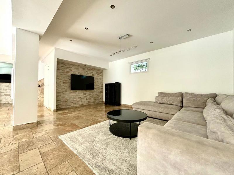 Maison - 168 m² - 5 pièces