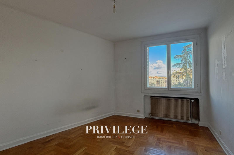 Appartement - 100 m² - 4 pièces