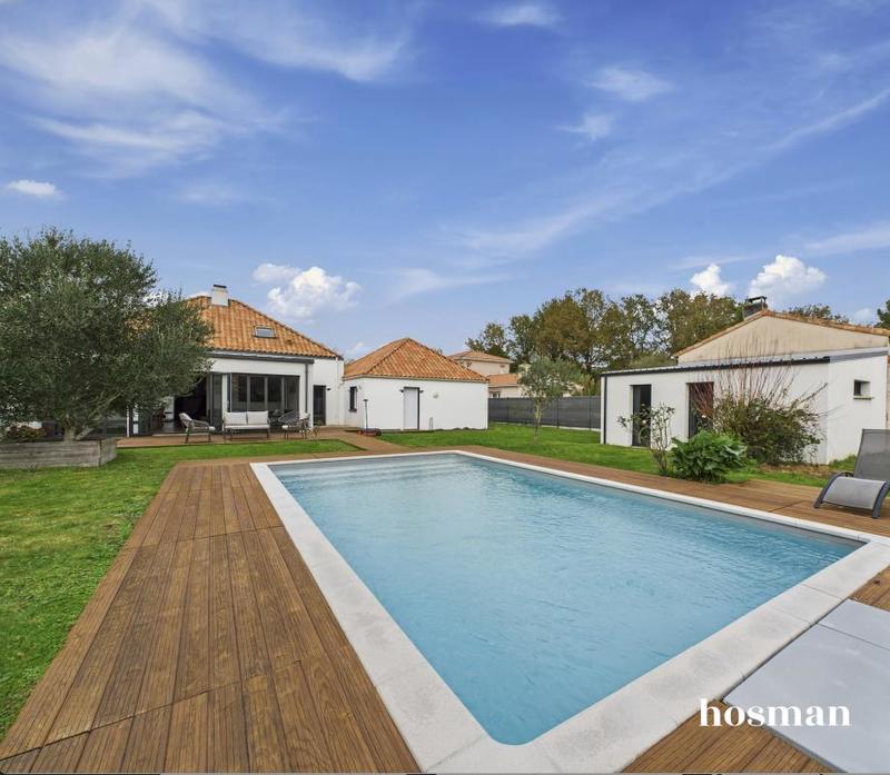 Maison - 172 m² - 8 pièces