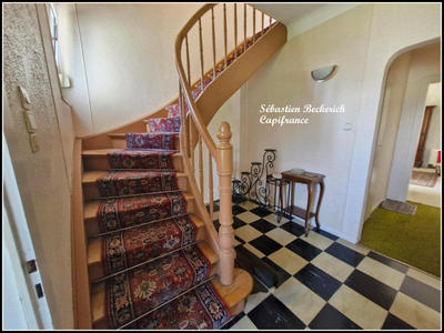 Maison - 172 m² - 8 pièces