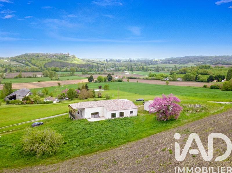 Maison - 215 m² - 7 pièces