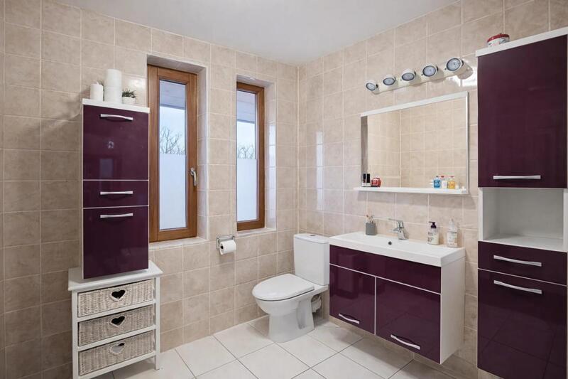 Maison - 230 m² - 5 pièces