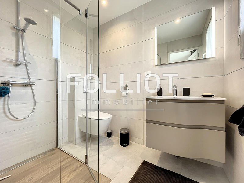 Maison - 180 m² - 6 pièces