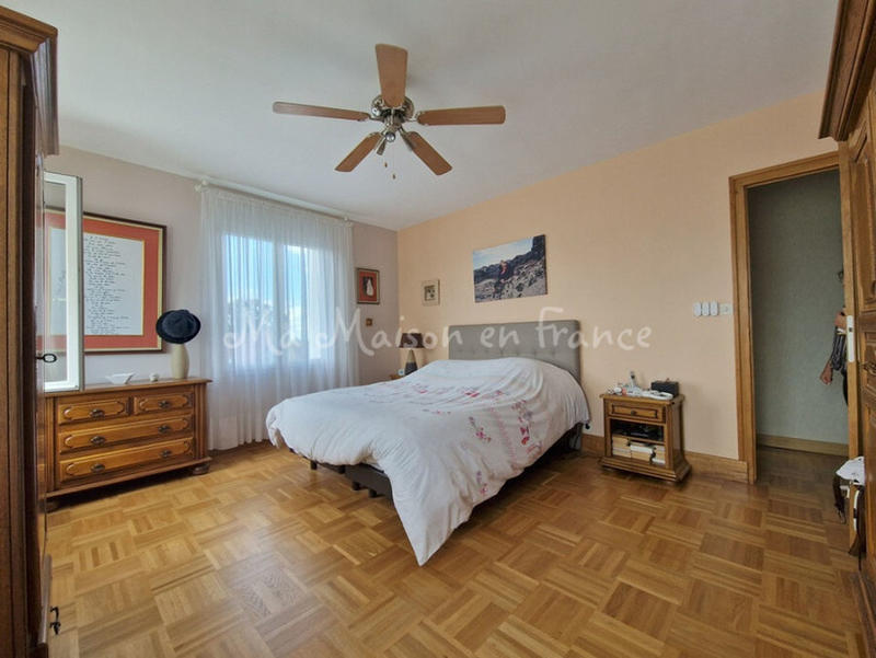 Maison - 350 m² - 13 pièces