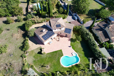 Maison traditionnelle - 313 m² - 7 pièces