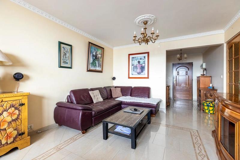 Appartement - 96 m² - 5 pièces