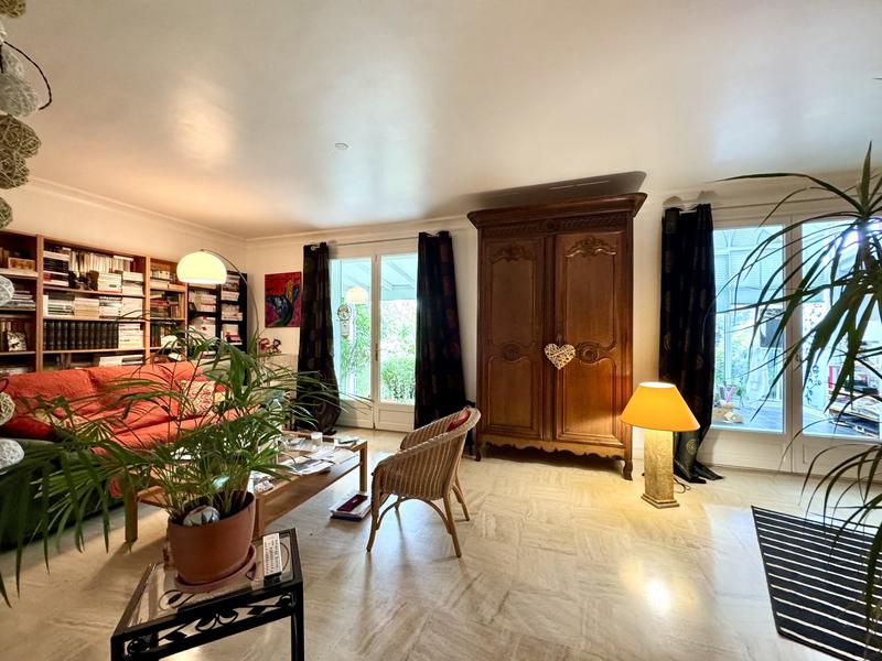 Maison traditionnelle - 182 m² - 8 pièces