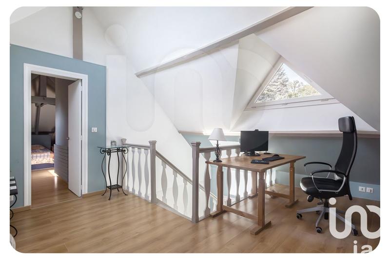 Maison - 225 m² - 8 pièces