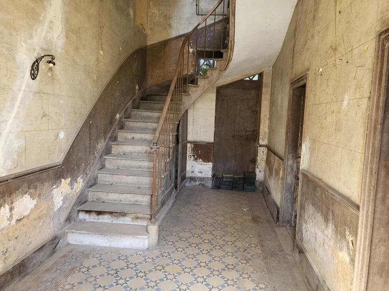 Maison - 360 m² - 12 pièces