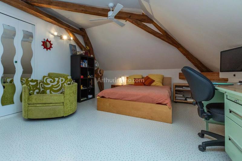 Maison - 241 m² - 10 pièces