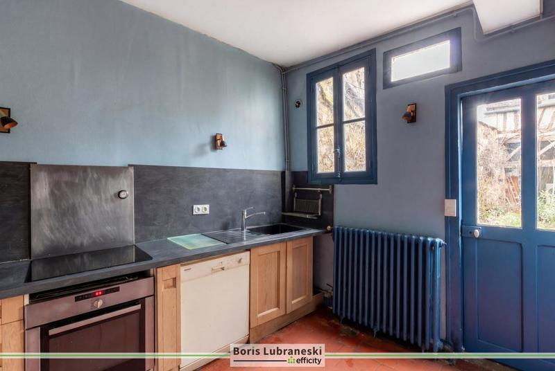 Maison - 306 m² - 12 pièces