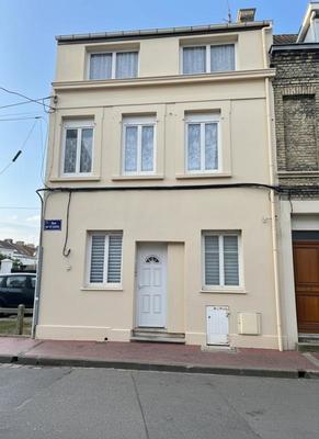 Maison - 165 m² - 9 pièces