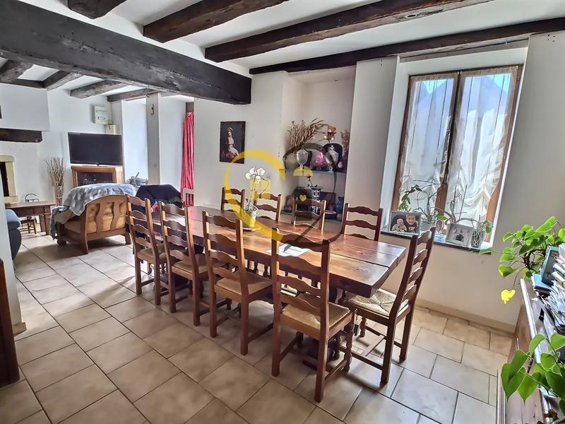 Maison - 144 m² - 7 pièces