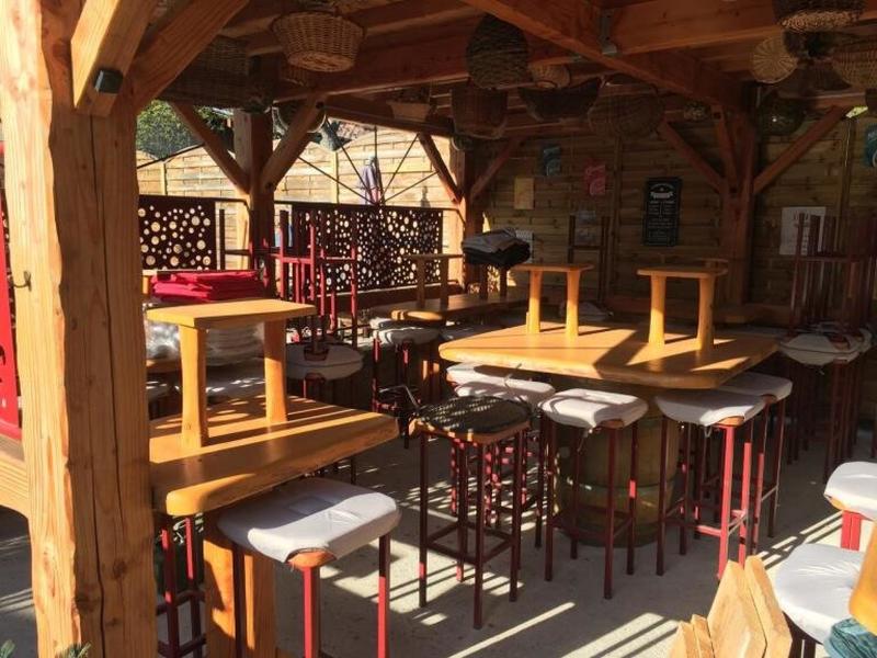 Local commercial - 200 m² - 4 pièces