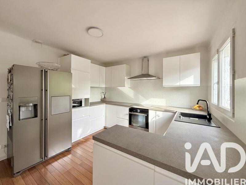 Maison - 94 m² - 5 pièces