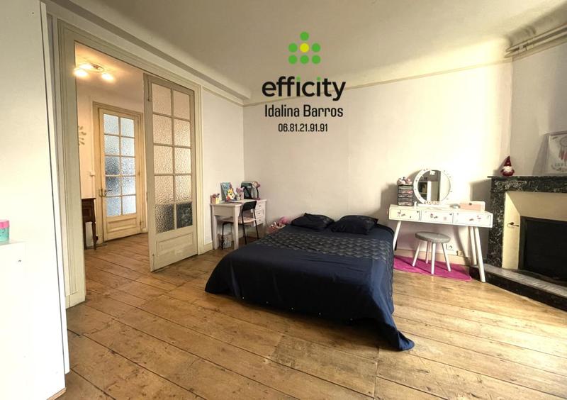 Maison - 275 m² - 10 pièces